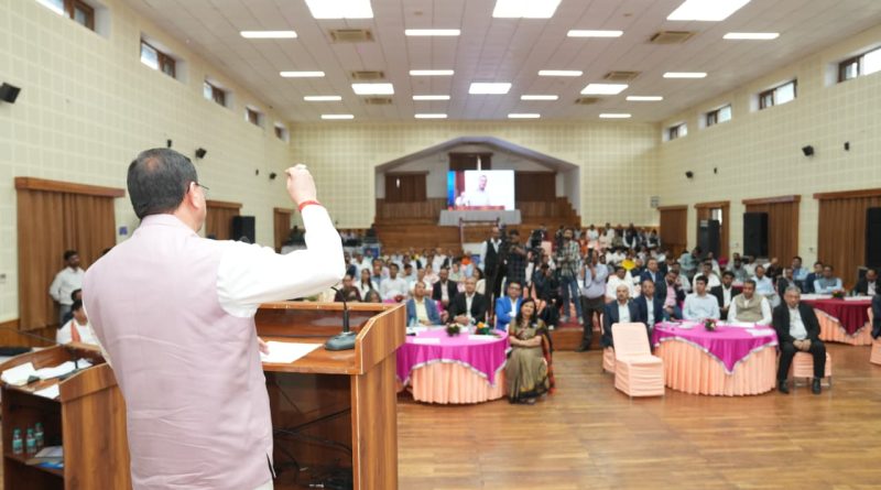उत्तराखंड सीएसआर डायलॉग’ कार्यक्रम में उद्योग जगत के प्रतिनिधियों के साथ किया संवाद