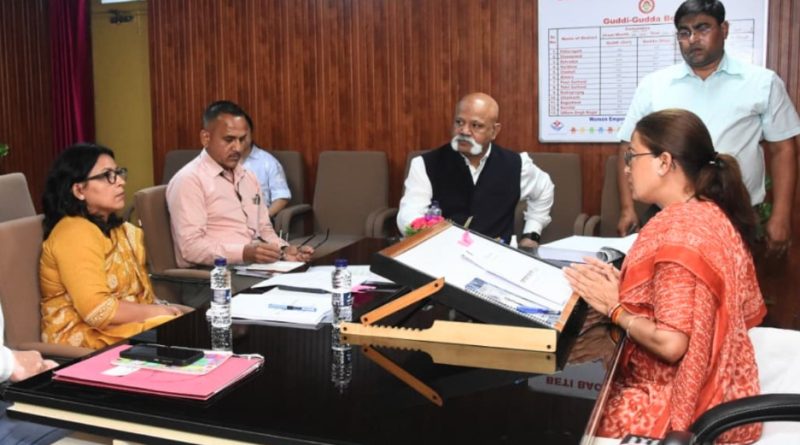 खेल मंत्री रेखा आर्या ने विभागीय योजनाओं की समीक्षा बैठक में दिए निर्देश