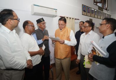मुख्यमंत्री पुष्कर सिंह धामी से विभिन्न कर्मचारी संगठनों के प्रतिनिधिमंडलों ने की भेंट तथा संगठनों की समस्याओं एवं मांगों के परीक्षण कर उचित समाधान के दिए निर्देश