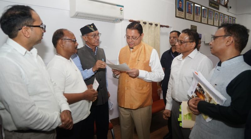 मुख्यमंत्री पुष्कर सिंह धामी से विभिन्न कर्मचारी संगठनों के प्रतिनिधिमंडलों ने की भेंट तथा संगठनों की समस्याओं एवं मांगों के परीक्षण कर उचित समाधान के दिए निर्देश