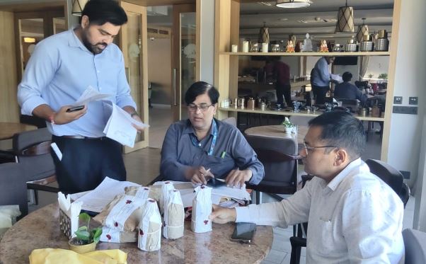 मिलावटी और नकली पनीर पर धामी सरकार का स्ट्राइक: ऋषिकेश से टिहरी तक होटलों व रिसॉर्ट्स में हड़कंप, 13 सैंपल लैब भेजे