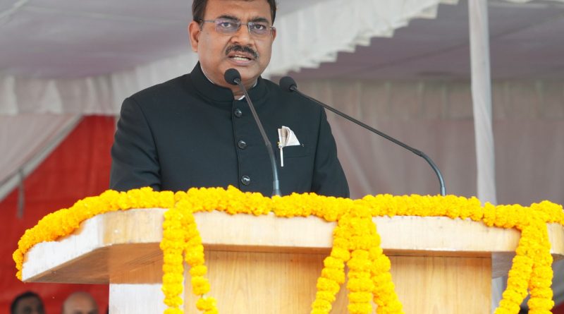 सचिवालय में गूंजा राष्ट्रभक्ति का स्वर: मुख्य सचिव आनंद बर्द्धन ने स्वतंत्रता दिवस पर सुशासन, विकसित उत्तराखंड और हिमालय संरक्षण का लिया संकल्प