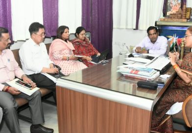 नई दिल्ली में आयोजित होने जा रहे विभागीय सम्मेलन की तैयारियों को लेकर मंत्री रेखा आर्या ने की बैठक