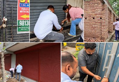 देहरादून में बिना मानचित्र स्वीकृति के किए जा रहे अवैध निर्माण और दुकानों को सील करती मसूरी-देहरादून विकास प्राधिकरण (MDDA) की टीम